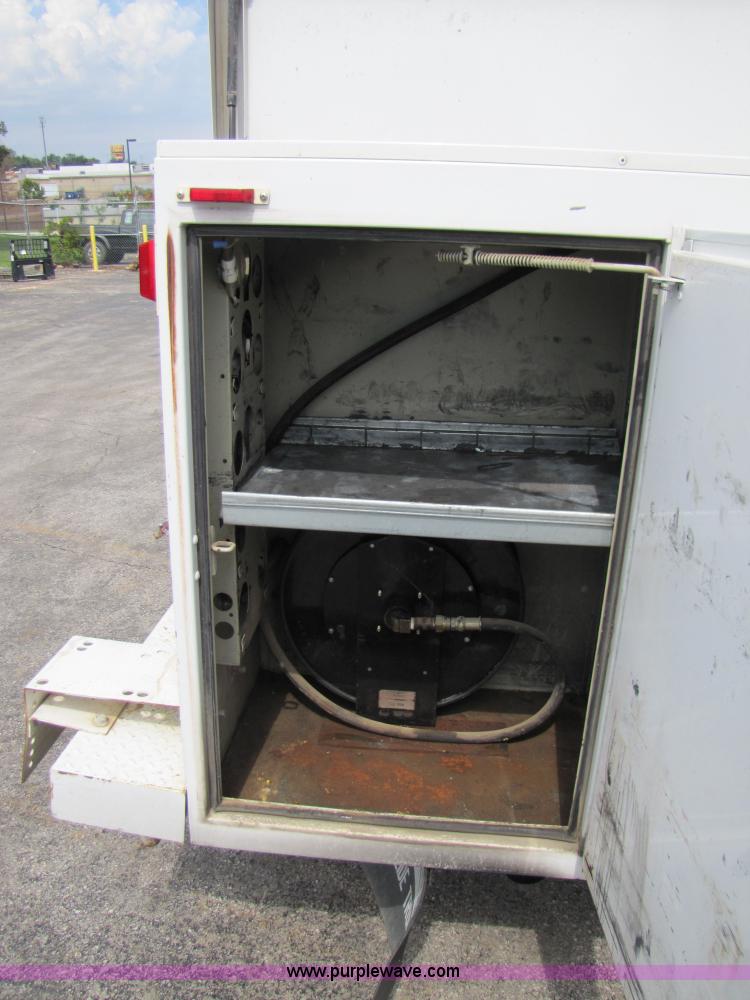 image for item 3192 2005 Ford F350 Super Duty service truck