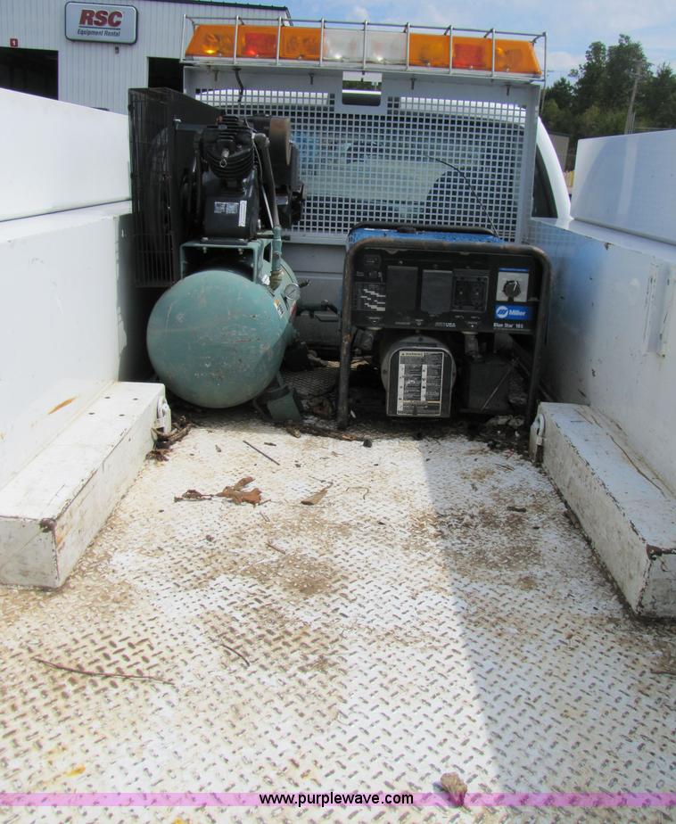 image for item 3192 2005 Ford F350 Super Duty service truck