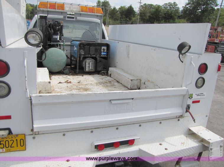 image for item 3192 2005 Ford F350 Super Duty service truck