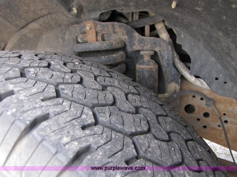 image for item 3192 2005 Ford F350 Super Duty service truck