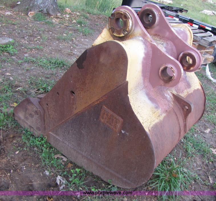 image for item 3193 Caterpillar excavator bucket