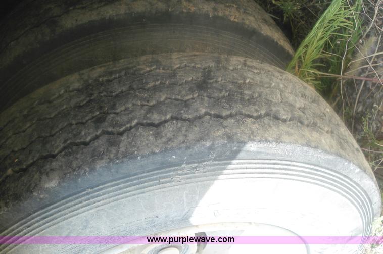 image for item 3549 2001 Talbert Austin AC-20 trailer