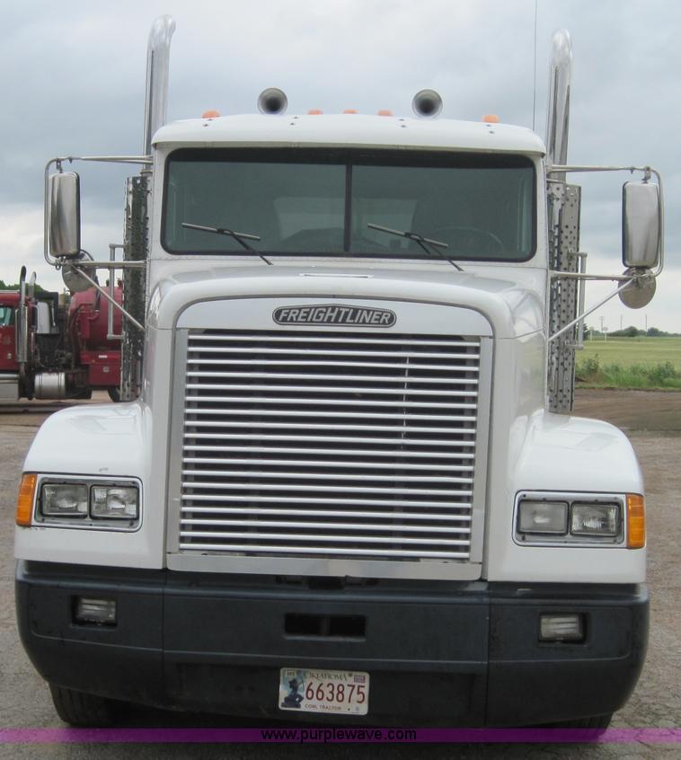 image for item 4094 1995 Freightliner FLD120