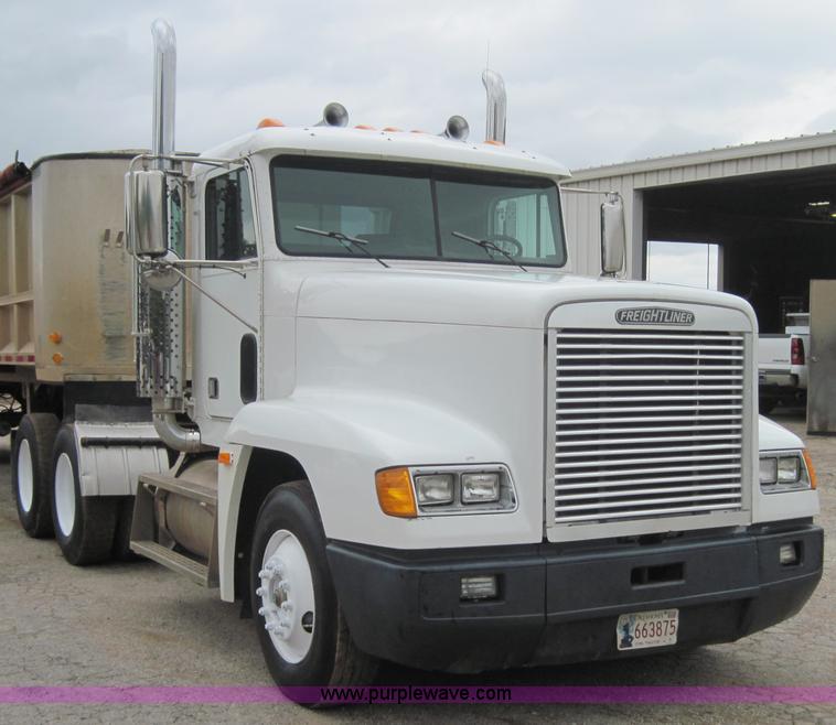 image for item 4094 1995 Freightliner FLD120