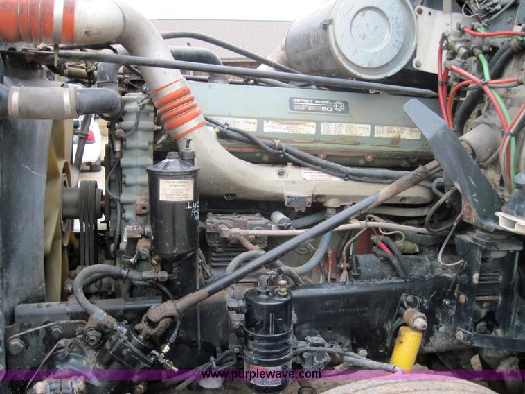 image for item 4094 1995 Freightliner FLD120