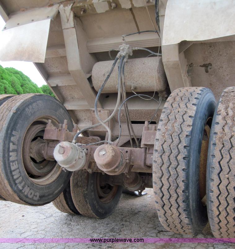 image for item 4095 1981 Fast 32' dump trailer