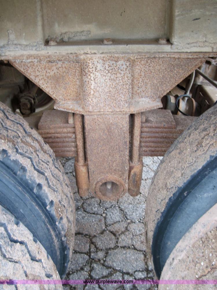 image for item 4095 1981 Fast 32' dump trailer