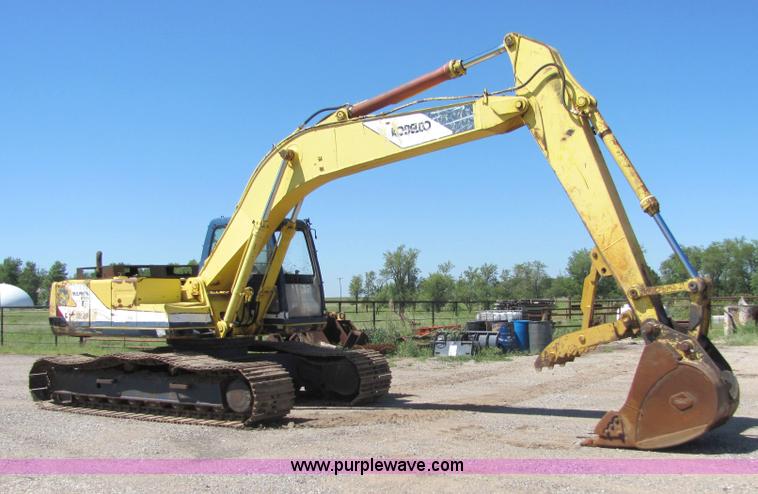 image for item 4884 Kobelco SK200LC excavator