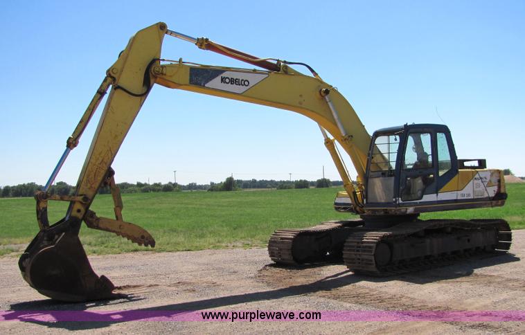 image for item 4884 Kobelco SK200LC excavator