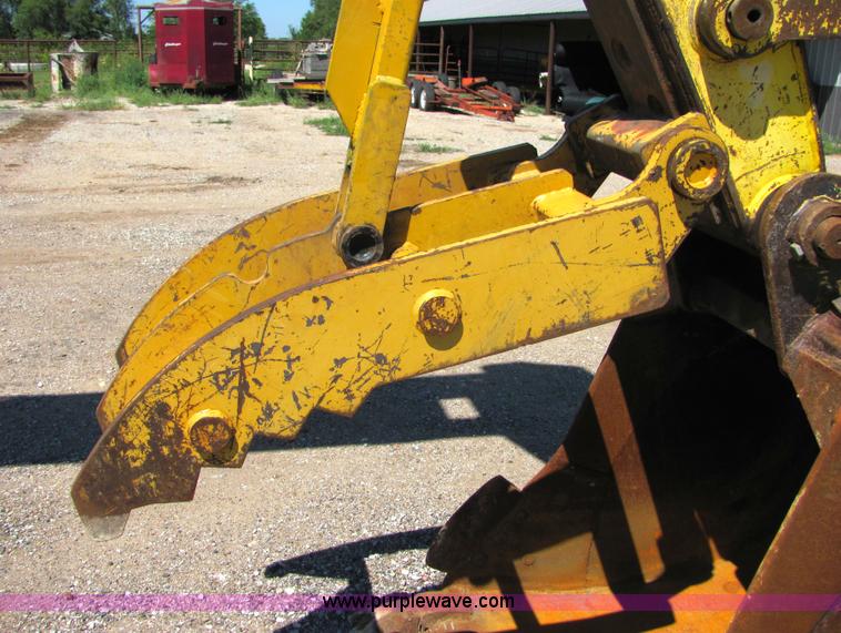 image for item 4884 Kobelco SK200LC excavator