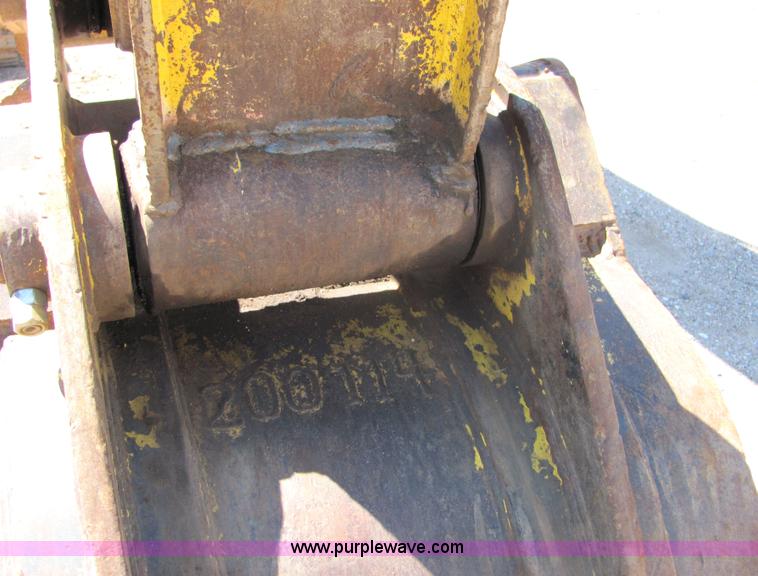 image for item 4884 Kobelco SK200LC excavator