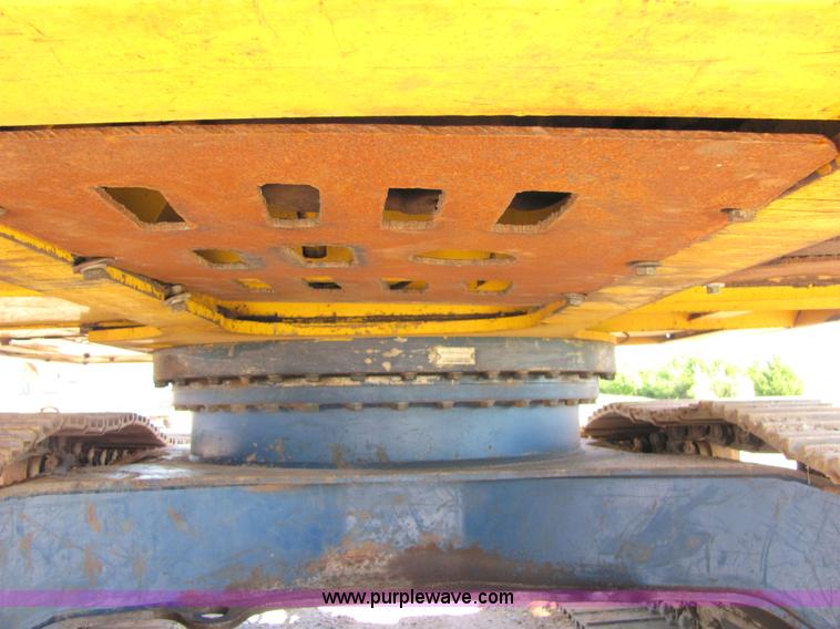 image for item 4884 Kobelco SK200LC excavator