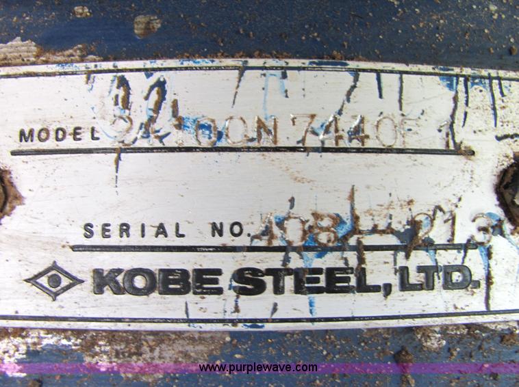 image for item 4884 Kobelco SK200LC excavator