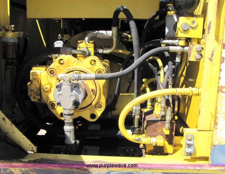 image for item 4884 Kobelco SK200LC excavator