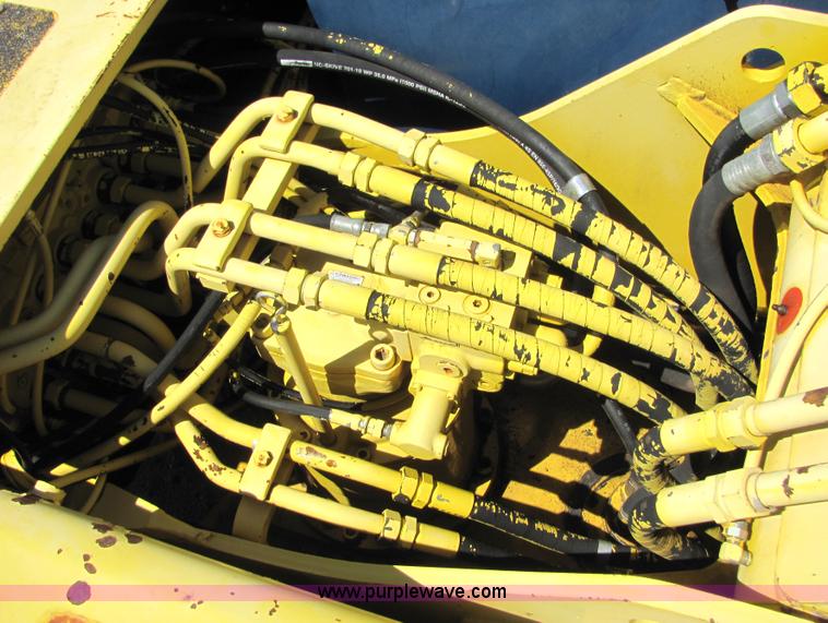 image for item 4884 Kobelco SK200LC excavator