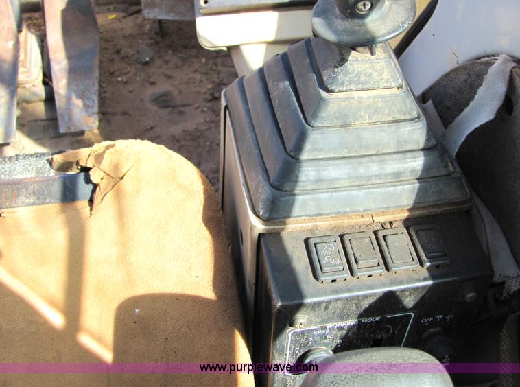 image for item 4884 Kobelco SK200LC excavator