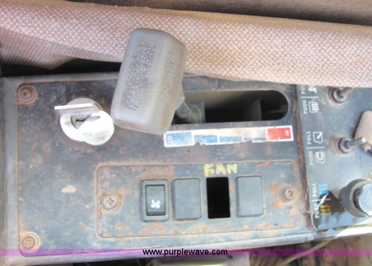 image for item 4884 Kobelco SK200LC excavator