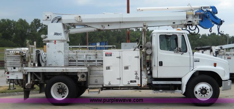 image for item 5059 2001 Freightliner FL80 digger truck