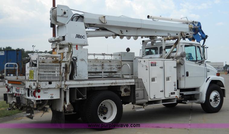 image for item 5059 2001 Freightliner FL80 digger truck