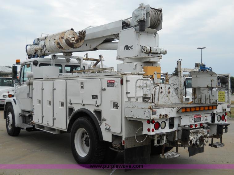 image for item 5059 2001 Freightliner FL80 digger truck