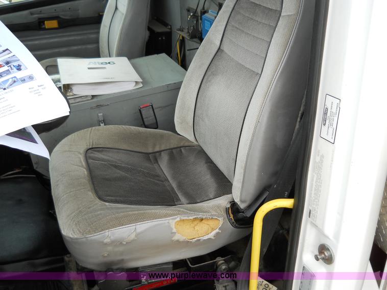 image for item 5059 2001 Freightliner FL80 digger truck