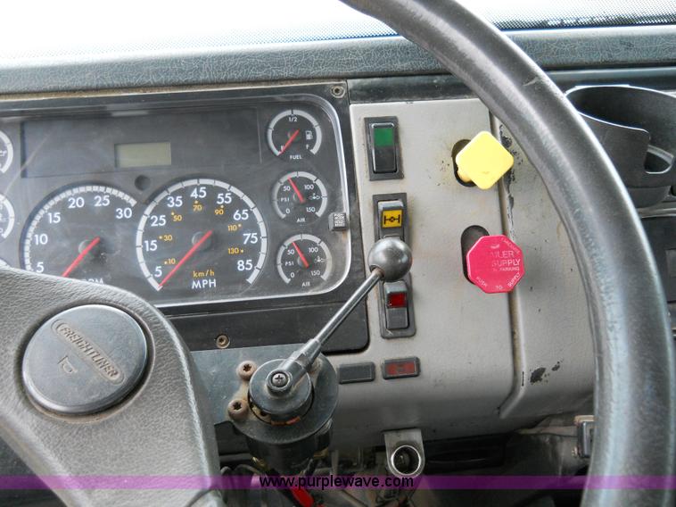 image for item 5059 2001 Freightliner FL80 digger truck