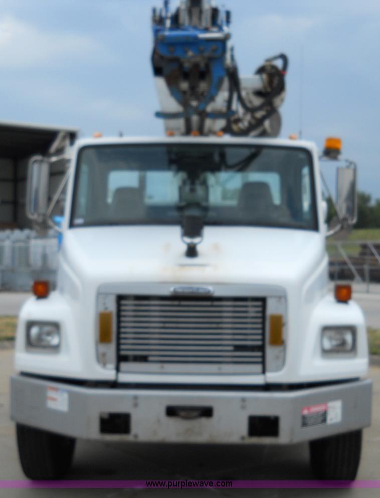 image for item 5059 2001 Freightliner FL80 digger truck