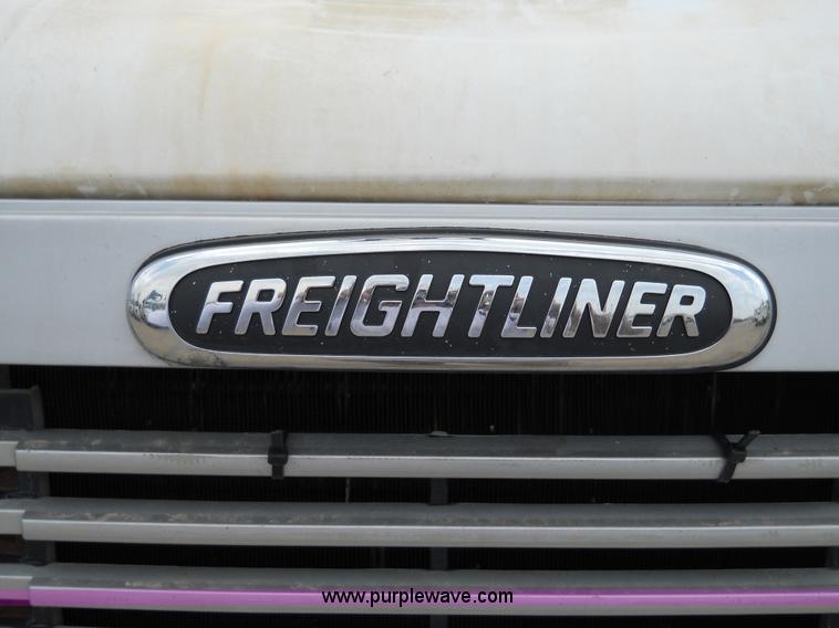 image for item 5059 2001 Freightliner FL80 digger truck