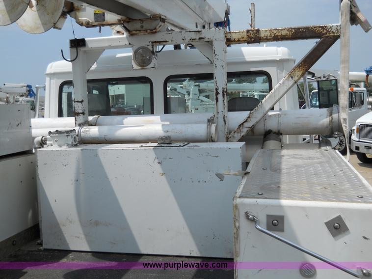 image for item 5059 2001 Freightliner FL80 digger truck