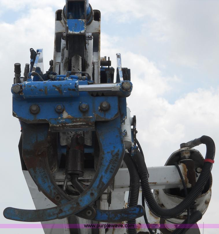 image for item 5059 2001 Freightliner FL80 digger truck