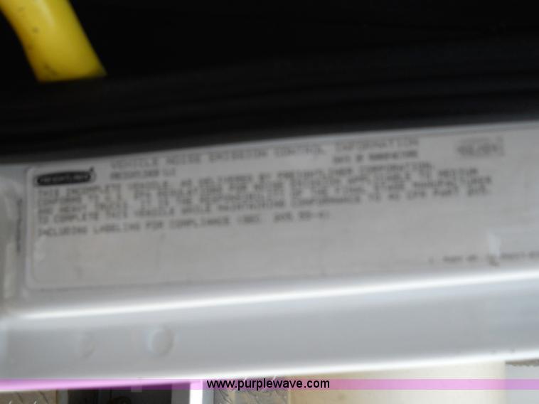 image for item 5059 2001 Freightliner FL80 digger truck