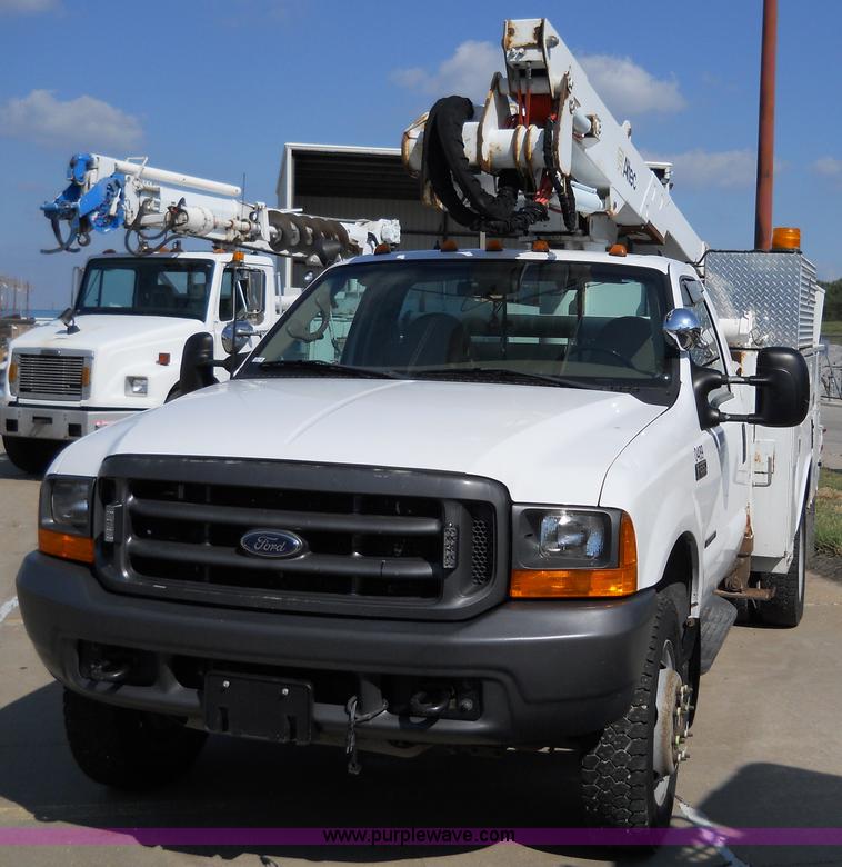 image for item 5060 2000 Ford F550 Super Duty bucket truck