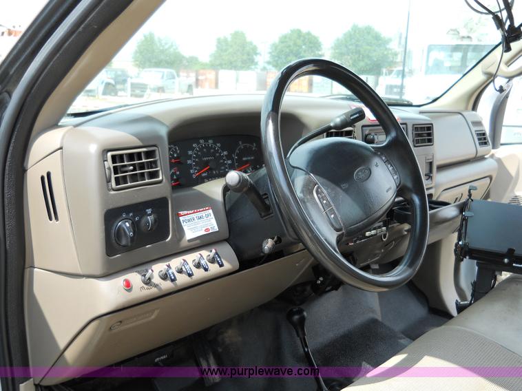 image for item 5060 2000 Ford F550 Super Duty bucket truck