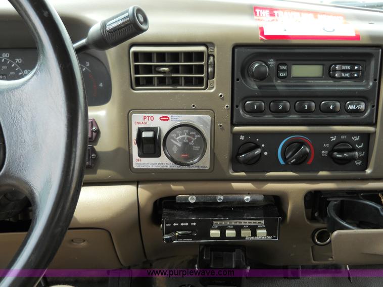 image for item 5060 2000 Ford F550 Super Duty bucket truck