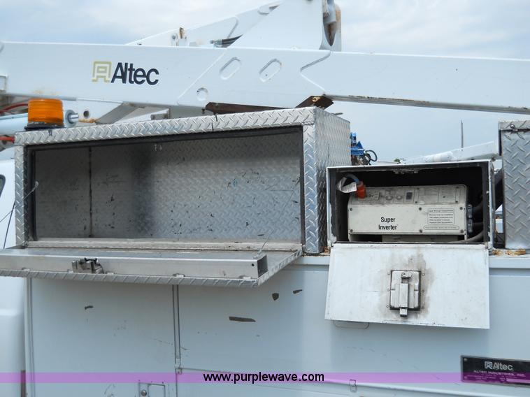 image for item 5060 2000 Ford F550 Super Duty bucket truck