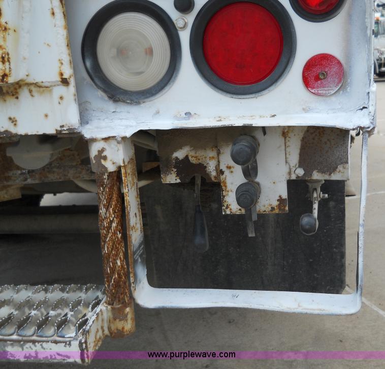 image for item 5060 2000 Ford F550 Super Duty bucket truck