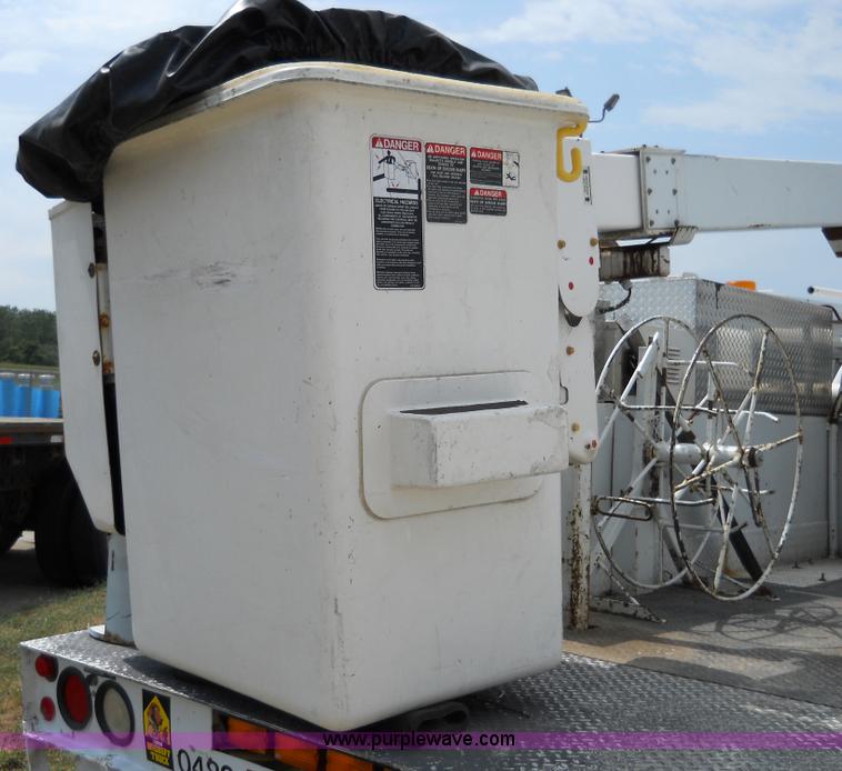 image for item 5060 2000 Ford F550 Super Duty bucket truck