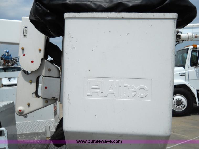 image for item 5060 2000 Ford F550 Super Duty bucket truck