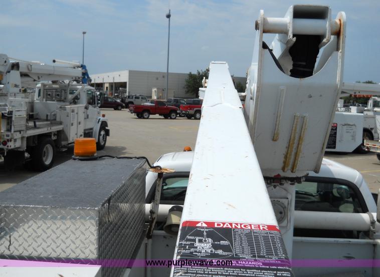 image for item 5060 2000 Ford F550 Super Duty bucket truck