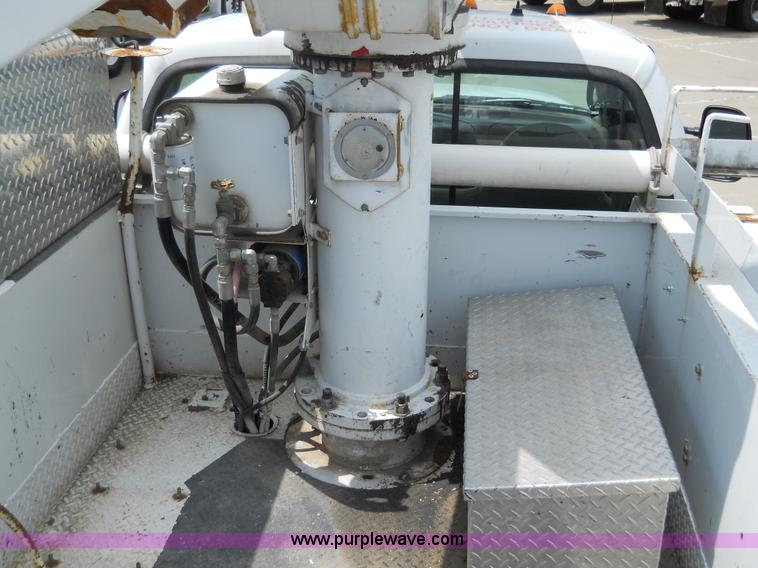image for item 5060 2000 Ford F550 Super Duty bucket truck