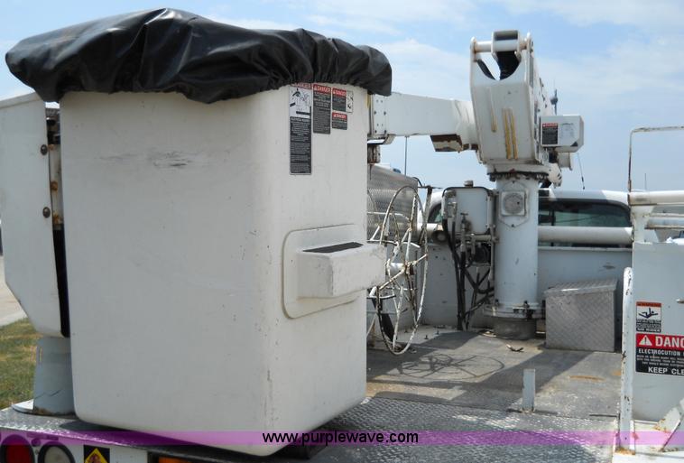 image for item 5060 2000 Ford F550 Super Duty bucket truck