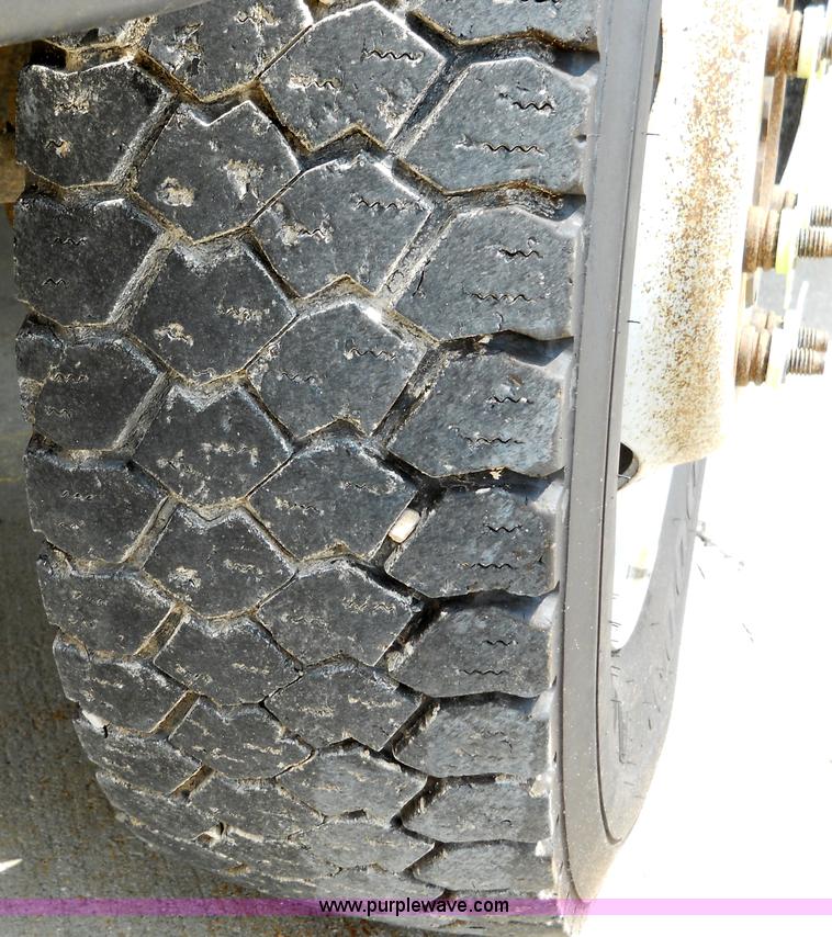 image for item 5060 2000 Ford F550 Super Duty bucket truck