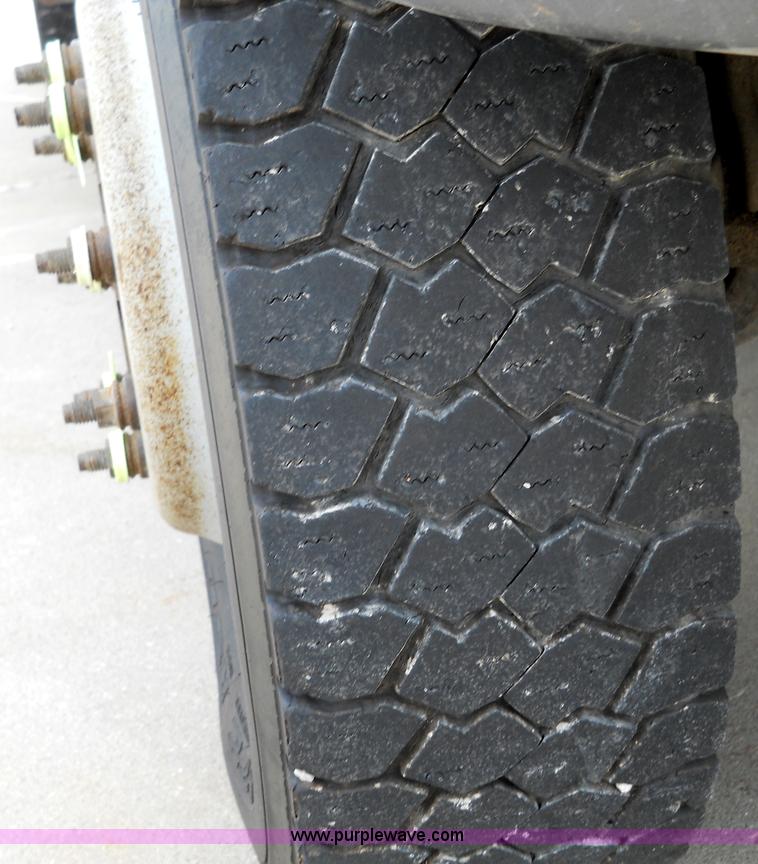 image for item 5060 2000 Ford F550 Super Duty bucket truck