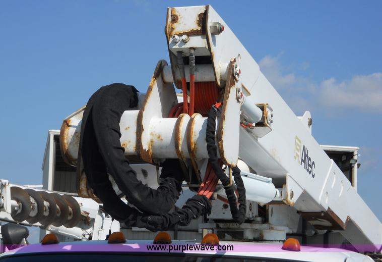 image for item 5060 2000 Ford F550 Super Duty bucket truck