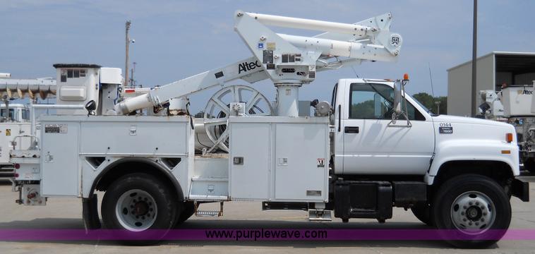 image for item 5061 1999 GMC C7500 bucket truck