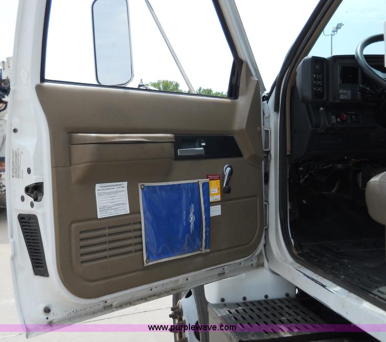 image for item 5061 1999 GMC C7500 bucket truck