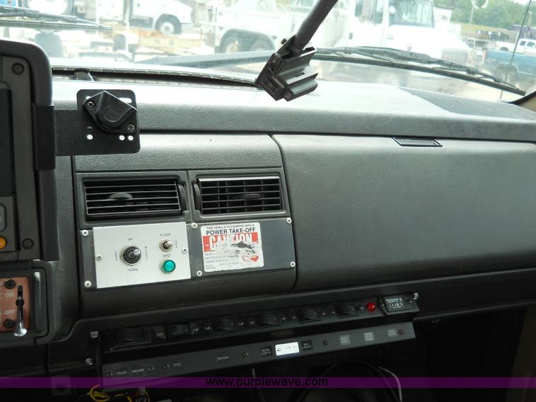 image for item 5061 1999 GMC C7500 bucket truck