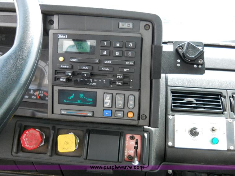 image for item 5061 1999 GMC C7500 bucket truck