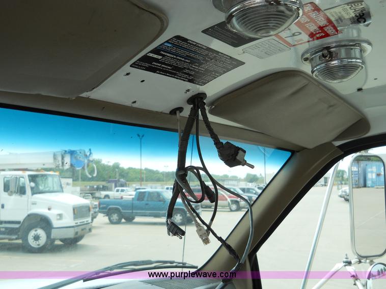 image for item 5061 1999 GMC C7500 bucket truck