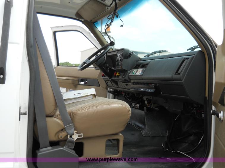 image for item 5061 1999 GMC C7500 bucket truck